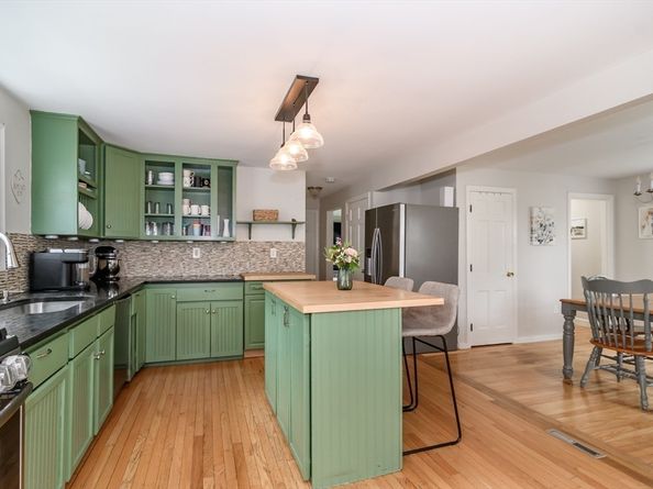 39 Old North Road, Hudson MA 01749