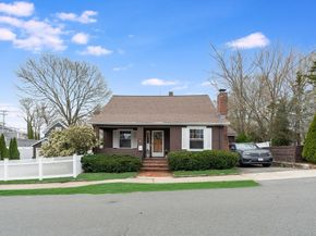 8 Horton St, Saugus MA 01906