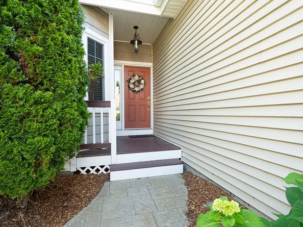 70 Lincoln Ln 70, Grafton MA 01536
