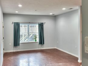 20 Willliam Street 8, Worcester MA 01609
