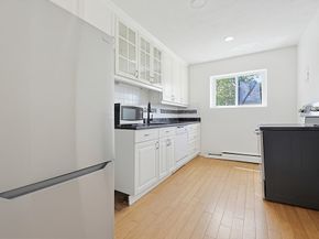 21 Westgate Rd 4, Boston MA 02467