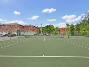 21 Westgate Rd 4, Boston MA 02467