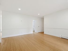 21 Westgate Rd 4, Boston MA 02467