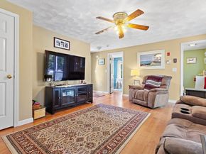 58 Sachem St, Billerica MA 01821