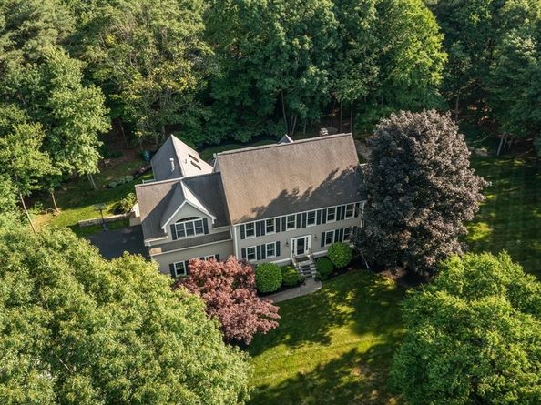 23 Longwood Dr, Hopkinton MA 01748