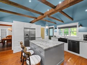 11 Old Cmn, Millbury MA 01527
