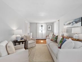 17 Duggan Ln, Milton MA 02186