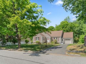 27 Kinnicutt Rd, Worcester MA 01602