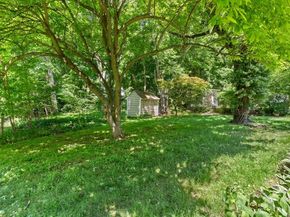 27 Kinnicutt Rd, Worcester MA 01602