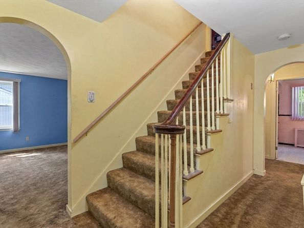 27 Kinnicutt Rd, Worcester MA 01602