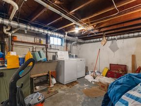 27 Kinnicutt Rd, Worcester MA 01602