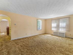 27 Kinnicutt Rd, Worcester MA 01602