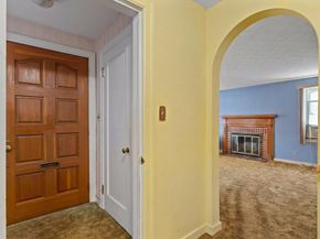 27 Kinnicutt Rd, Worcester MA 01602