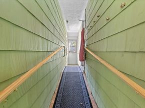 27 Kinnicutt Rd, Worcester MA 01602