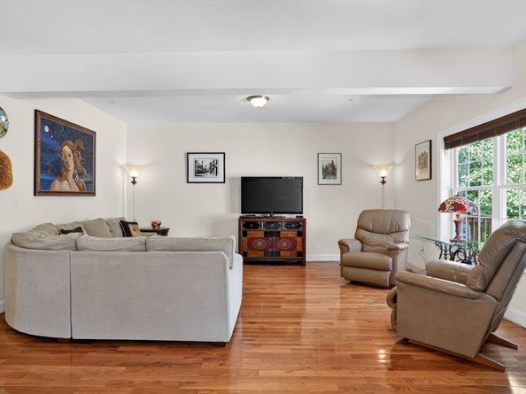 11 Nolan Ct 11, Tewksbury MA 01876
