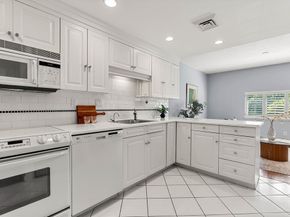 75 Grove St 225, Wellesley MA 02482