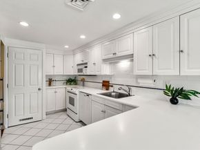75 Grove St 225, Wellesley MA 02482