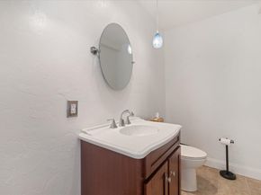 11 Cobblestone Ln 11, Worcester MA 01606