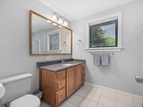 11 Cobblestone Ln 11, Worcester MA 01606