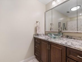11 Cobblestone Ln 11, Worcester MA 01606