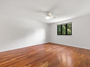 11 Cobblestone Ln 11, Worcester MA 01606