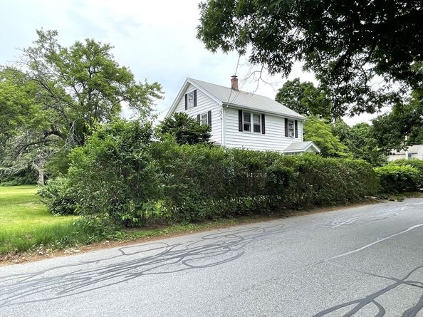 3 Lowell St, Burlington MA 01803