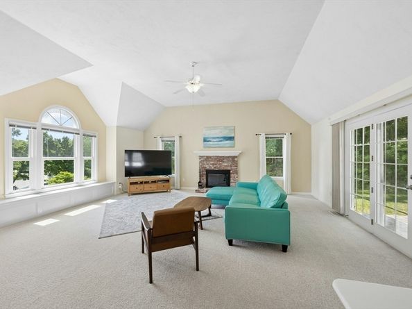 117 Summer Road, Boxborough MA 01719