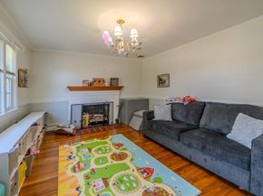 54 Stearns Dr, Randolph MA 02368