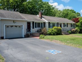 54 Stearns Dr, Randolph MA 02368