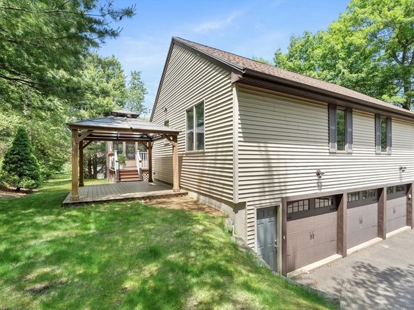 25 Dexter Rd, Melrose MA 02176