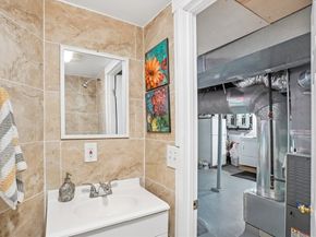 29 Harvey St, Everett MA 02149