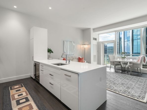 50 Liberty Dr 12G, Boston MA 02210