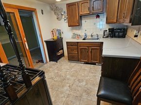 186 Ridge Rd, Marlborough MA 01752