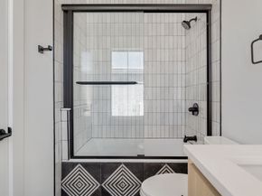 30-32 Condor St 6, Boston MA 02128