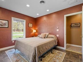 118 Willis Rd, Gardner MA 01440