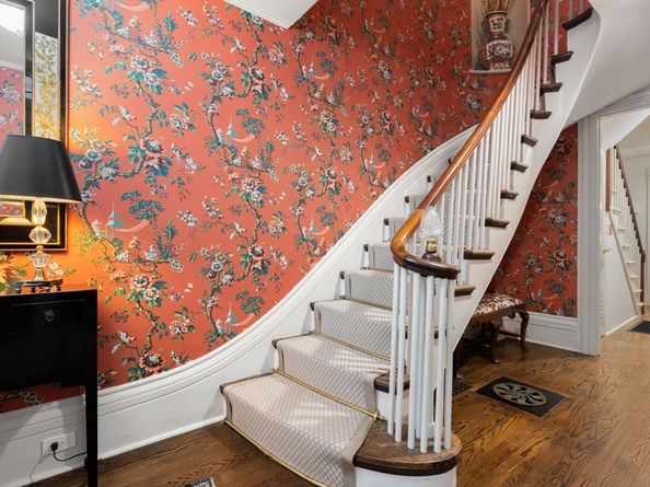 13 West Cedar St, Boston MA 02108