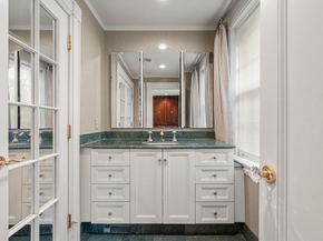 13 West Cedar St, Boston MA 02108