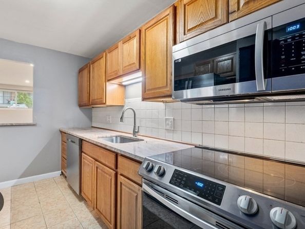 800 Governors Dr 6, Winthrop MA 02152