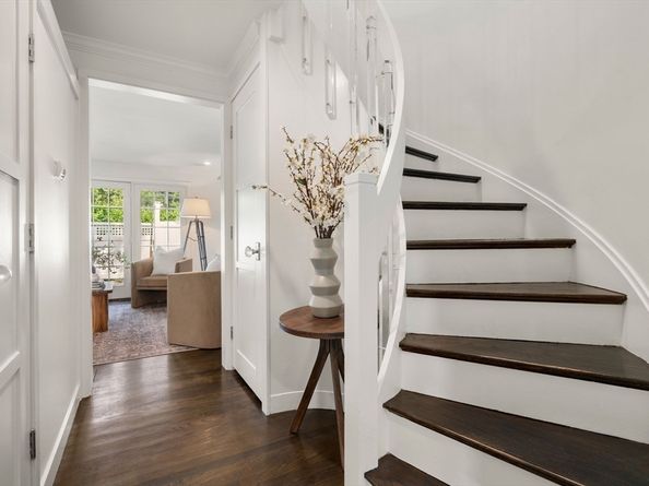 11 Oak St 45, Wellesley MA 02482
