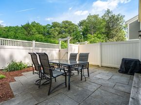 11 Oak St 45, Wellesley MA 02482
