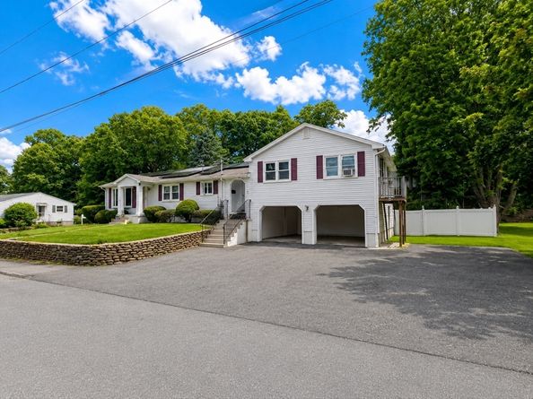 8 Rochelle St, Auburn MA 01501