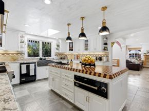 2859 Broken Oak Court, San Jose CA 95148