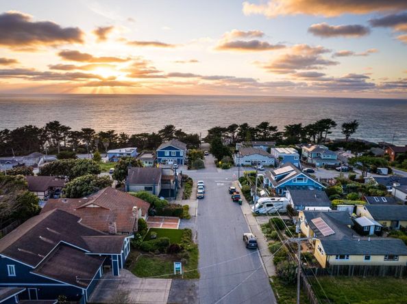 256 6th Street, Montara CA 94037
