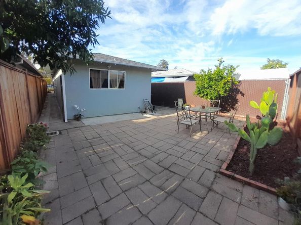 512 Hurlingame Avenue, Redwood City CA 94063