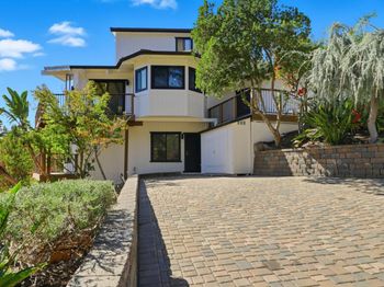 16955 Oakridge Lane