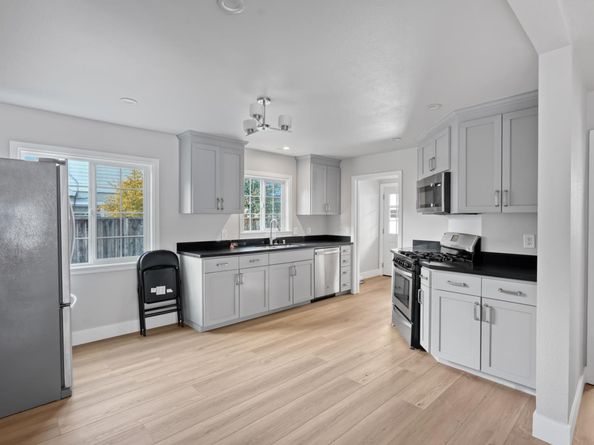 820 Jackson Street, Mountain View CA 94043