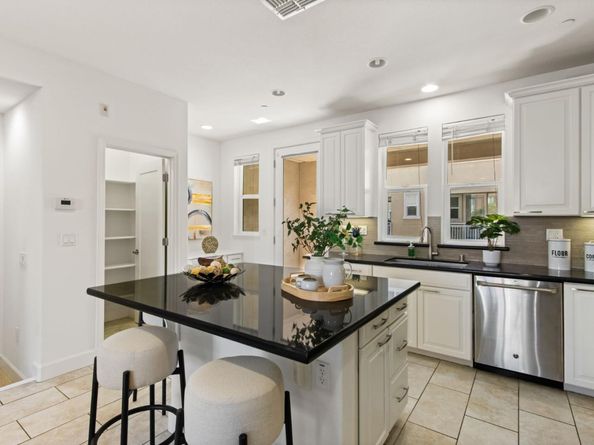 5886 Smoky Quartz Loop, San Jose CA 95123