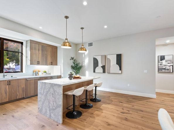 221 Hope Street, Mountain View CA 94041