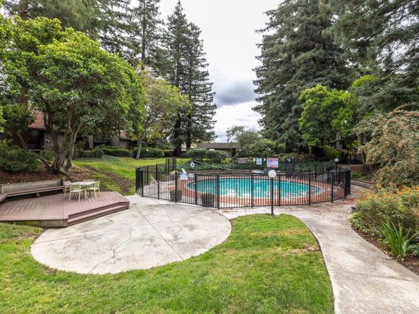 215 Horizon Avenue, Mountain View CA 94043