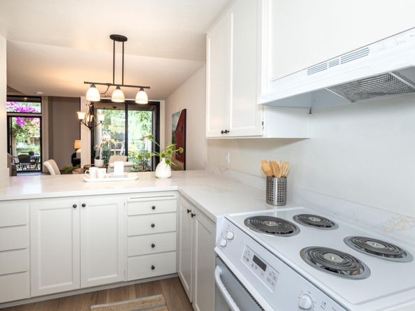 215 Horizon Avenue, Mountain View CA 94043